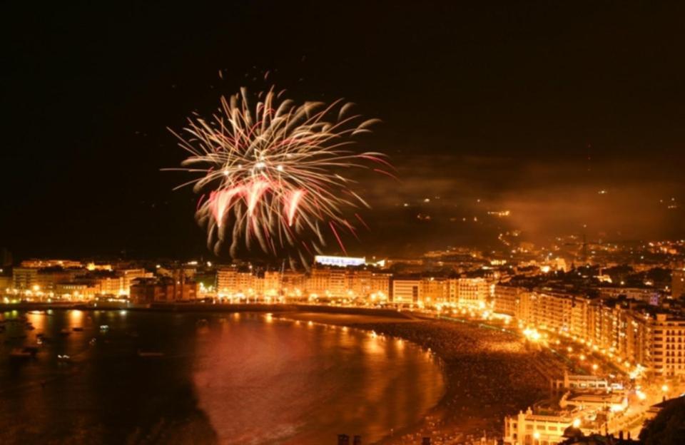 Beach Accommodation Apartment San Sebastián Eksteriør bilde